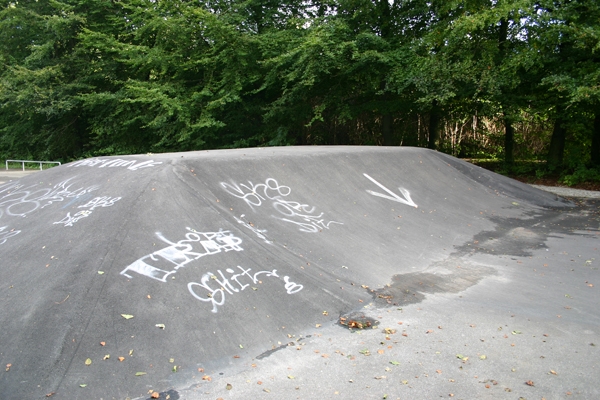 Spot billed: xANgG95ZDvA0y96V72Fk.jpg